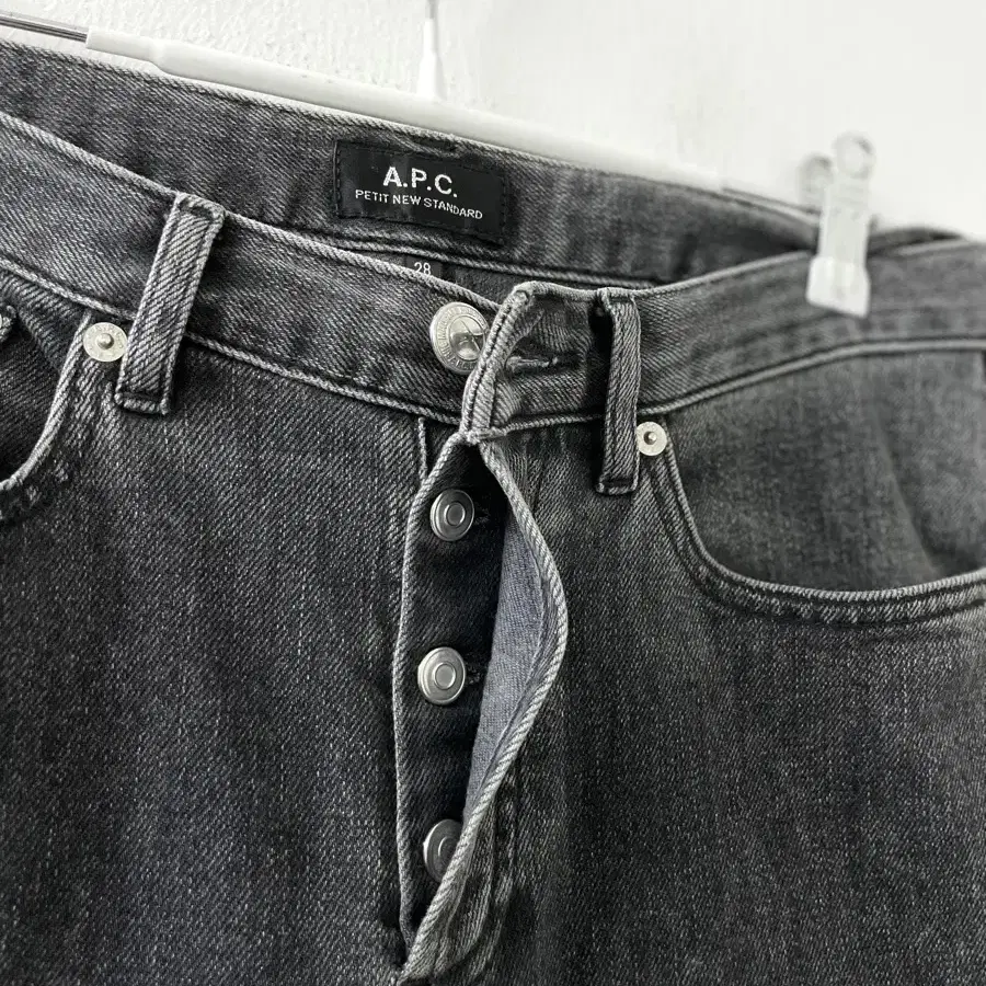 A.P.C. 아페쎄 일본 여성 슬림핏 흑청 데님팬츠 28