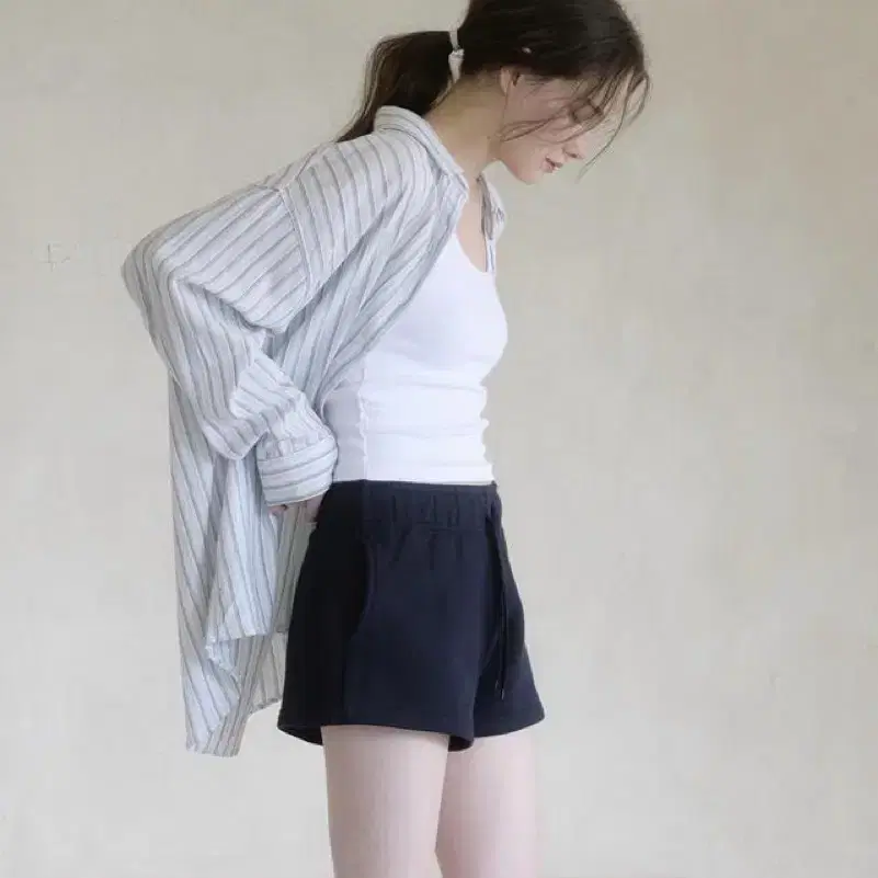 (새상품) 윤슬샵 flare comfy shorts navy