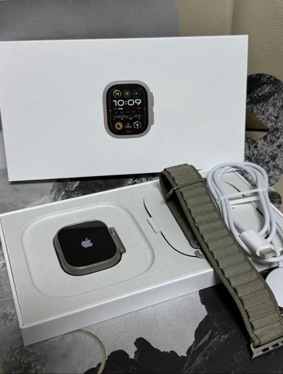 Apple Watch Ultra 2 Olive Alpine Loop Battery Performance 95% Life Scratch-free Full Box