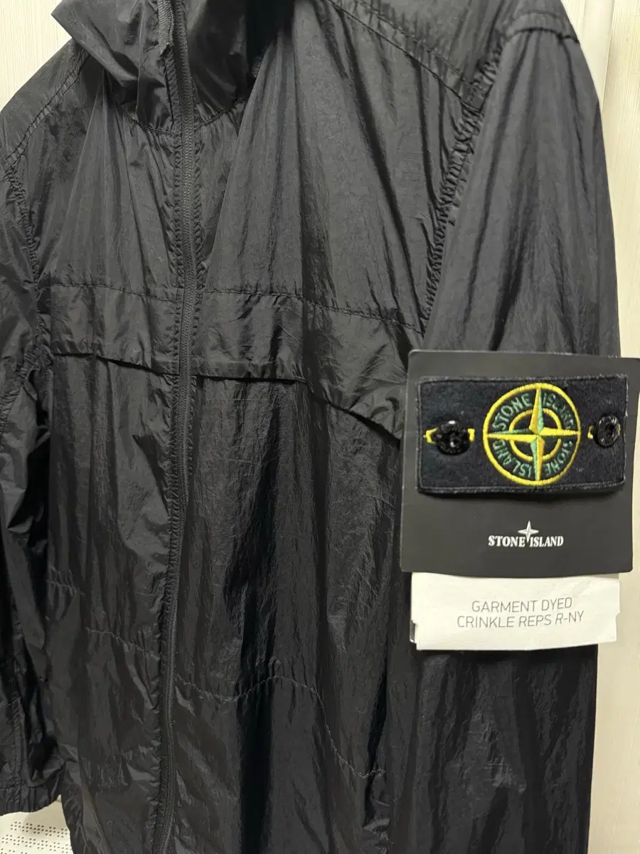 24ss Stone Island Crinkle Wraps Hooded Windbreaker M