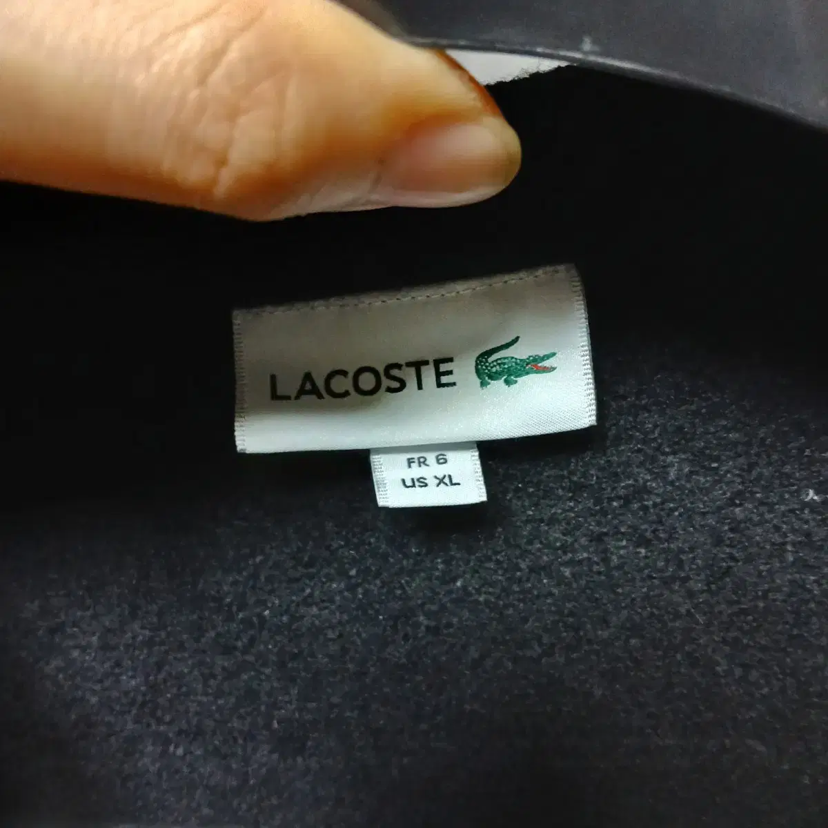 LACOSTE 라코스테  빳빳 도톰 모 가디건 남녀공용