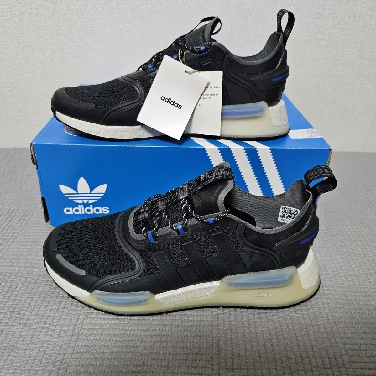 280) 아디다스 Boost NMD-V3 블랙블루