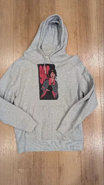 yutorixkureino 콜라보 후드티