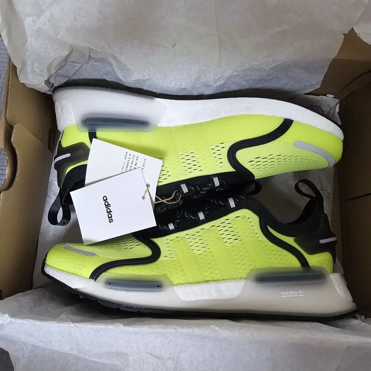 280) 아디다스 Boost NMD-V3 Neon