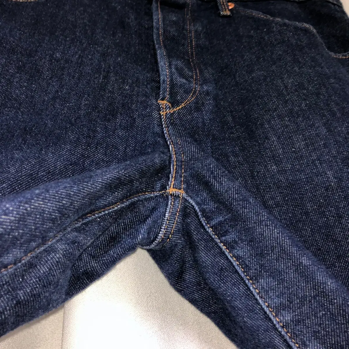 Levi's 502 레드탭 프리미엄 엔지니어드 진 (W32)