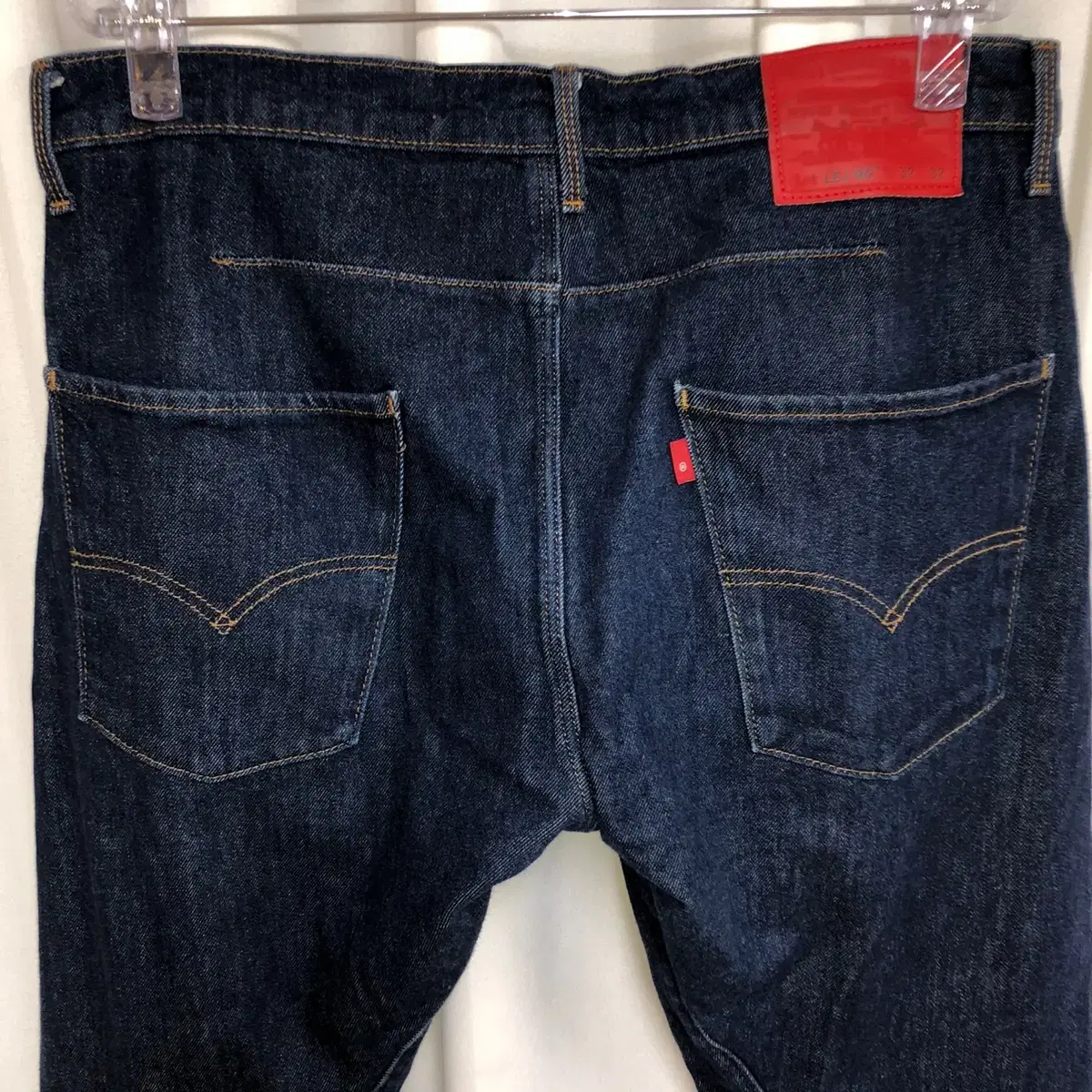 Levi's 502 레드탭 프리미엄 엔지니어드 진 (W32)