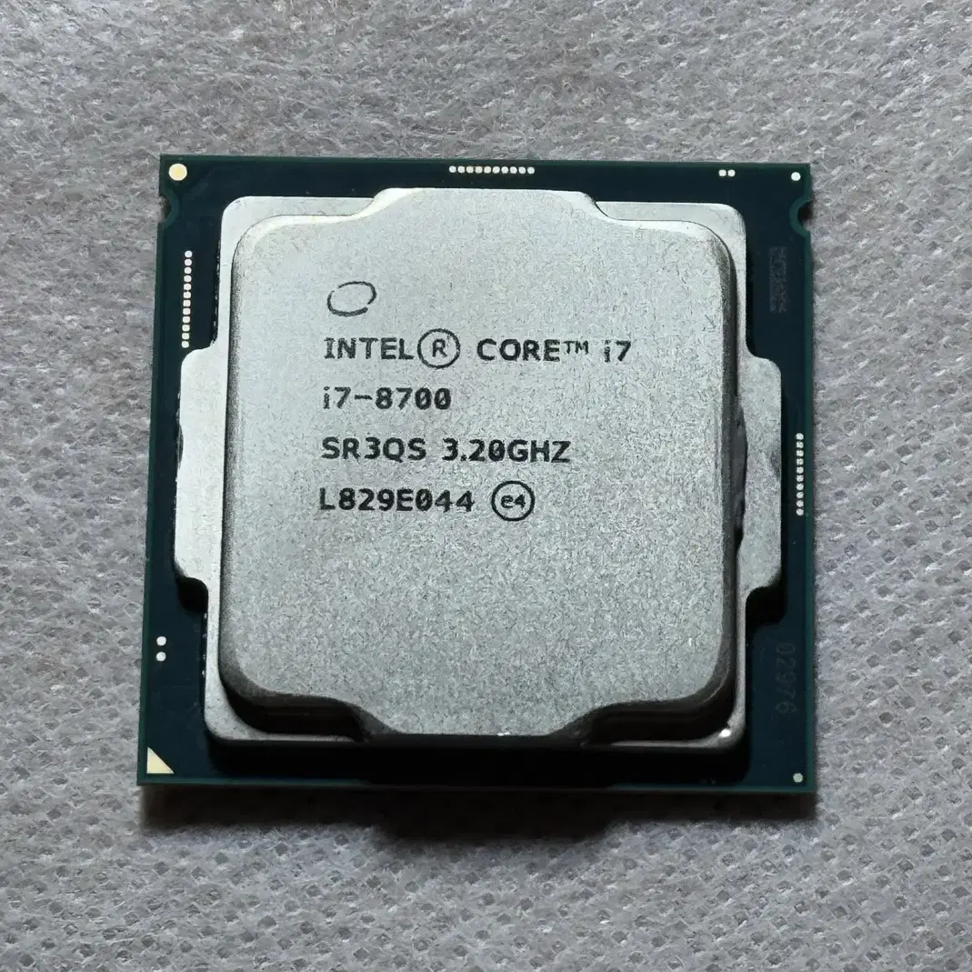 인텔 i7 - 8700