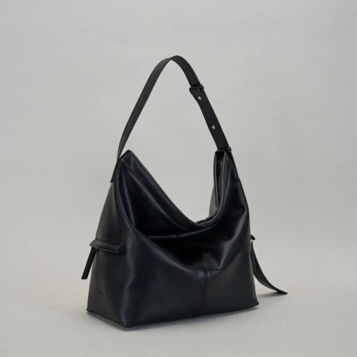 Munier 뮤니에 | KAI BAG BLACK 카이백 블랙