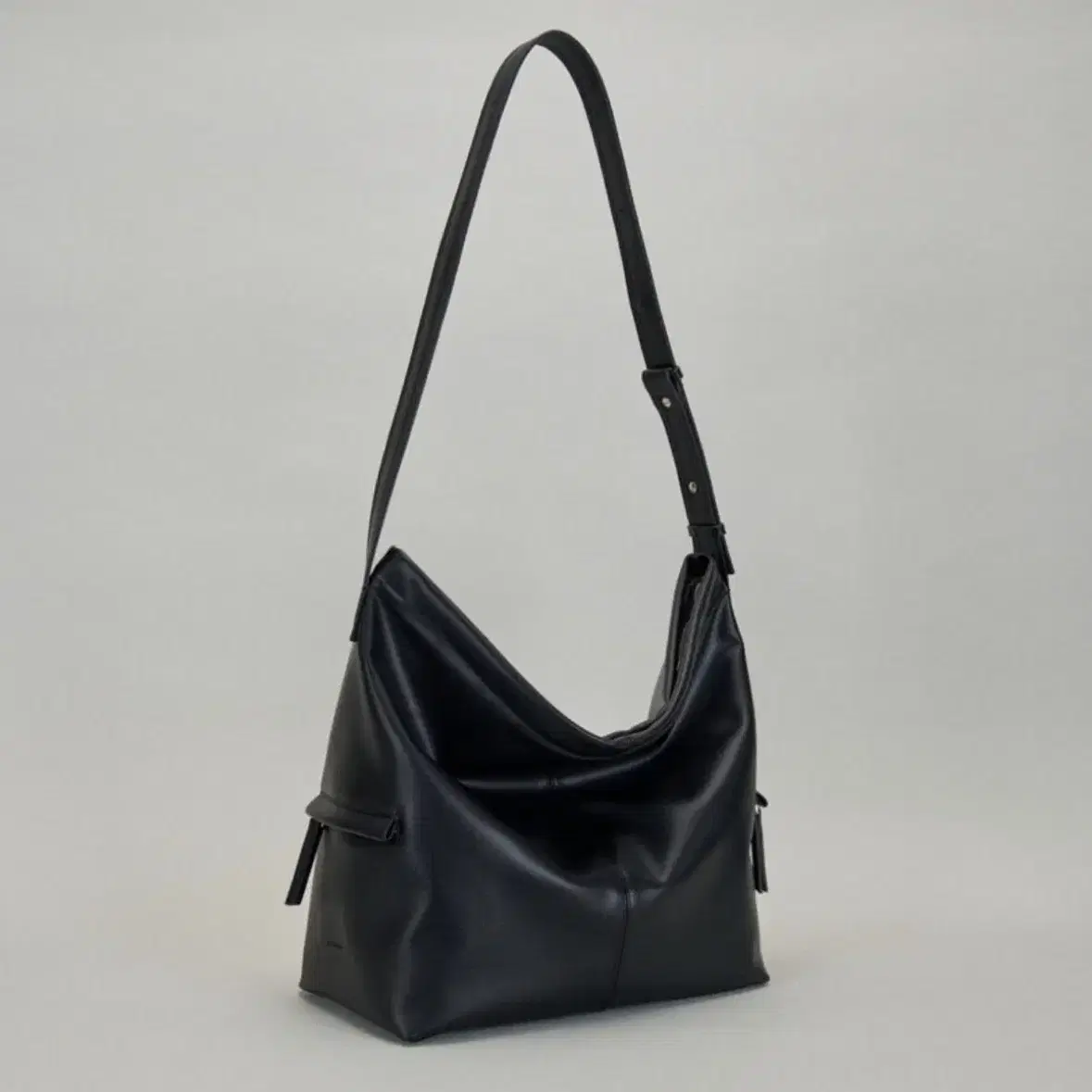 Munier 뮤니에 | KAI BAG BLACK 카이백 블랙