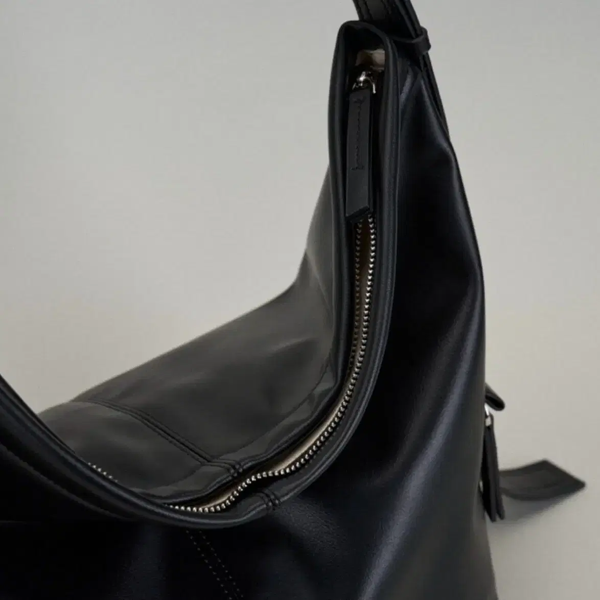 Munier 뮤니에 | KAI BAG BLACK 카이백 블랙