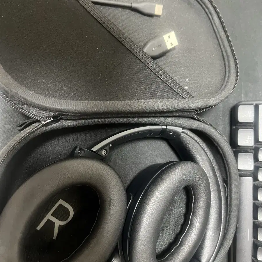 Bose qc45 판매합니다