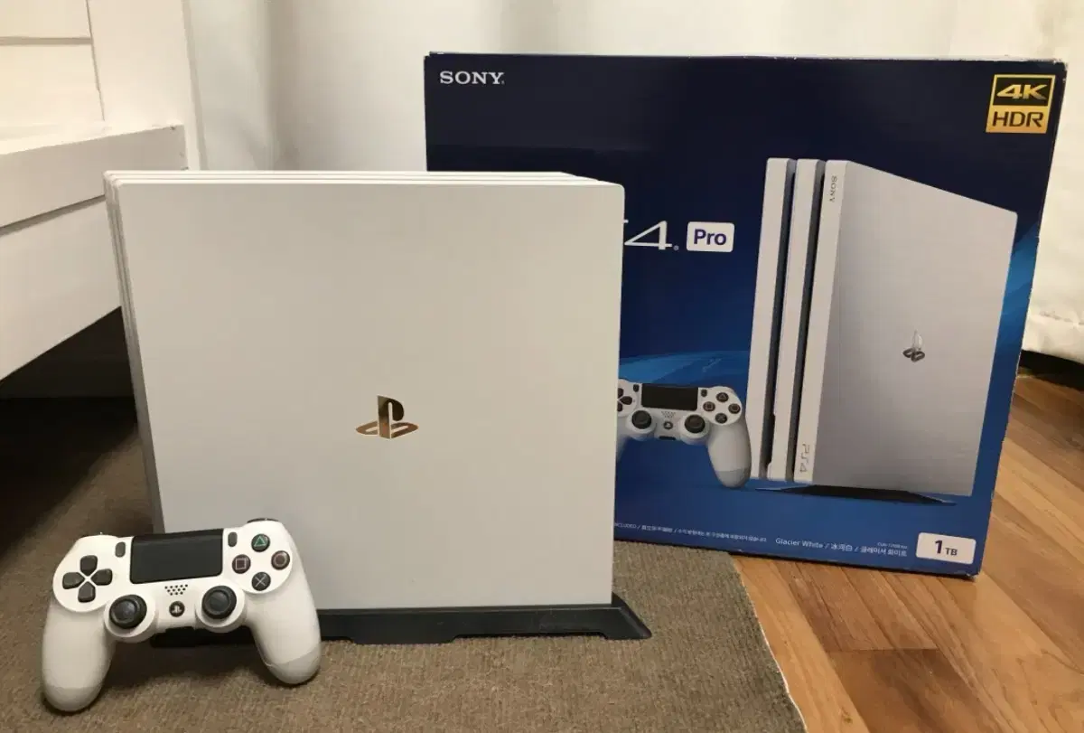 플레이스테이션4 pro 플스4 프로 PS4 PRO 1TB 팝니다