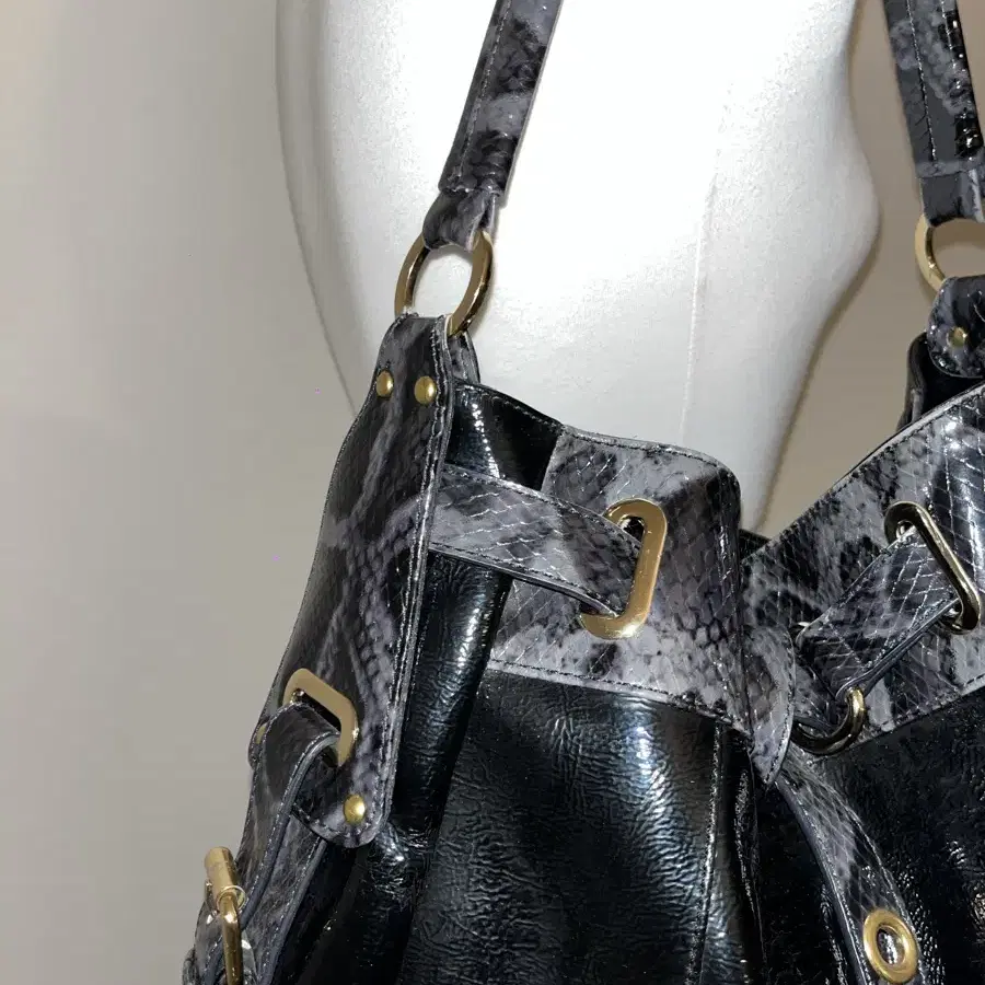 Anne klein anamel Snake Bag