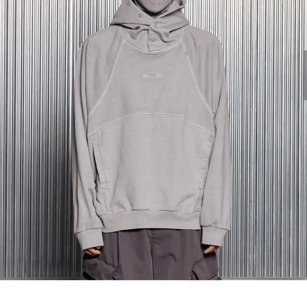 P. DYED STREAMLINE HOODIE [LIGHT GREY]