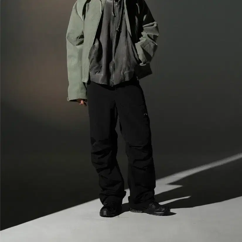 ESSENTIAL CARGO PANTS [BLACK]