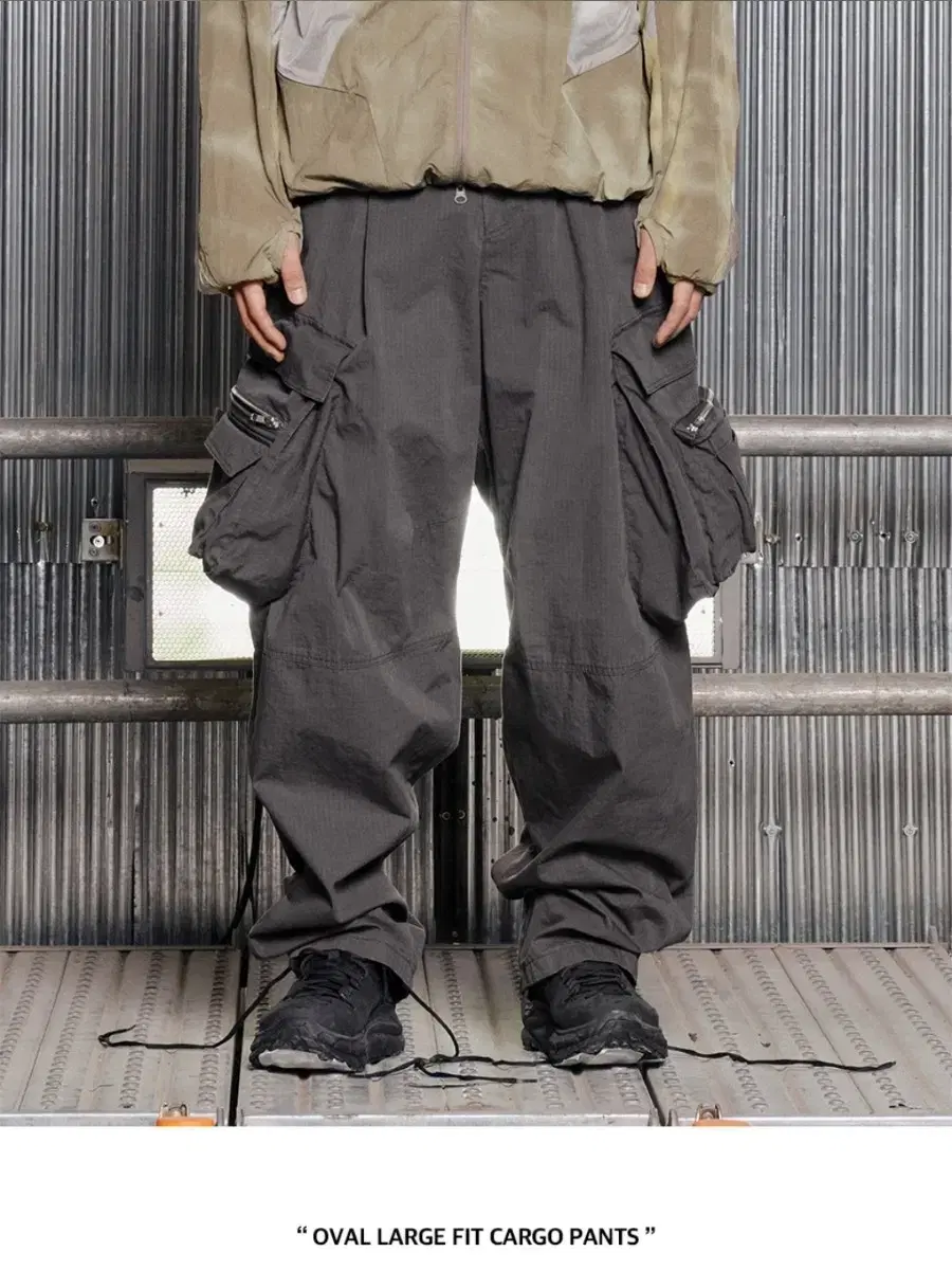 OVAL LARGE FIT CARGO PANTS [GREY]