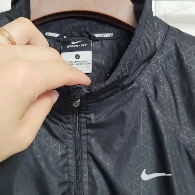 [100]NIKE나이키 블랙 스톰핏 투웨이지퍼 런닝 바람막이자켓 L