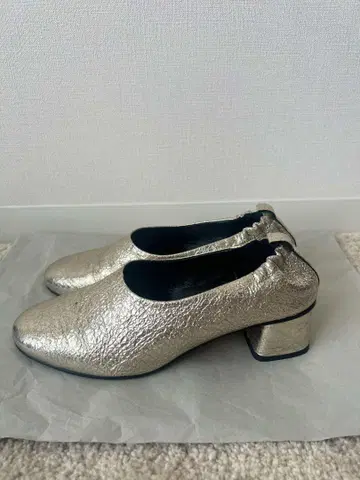 [새상품급]CABaN / 캐번 신발 골드 37