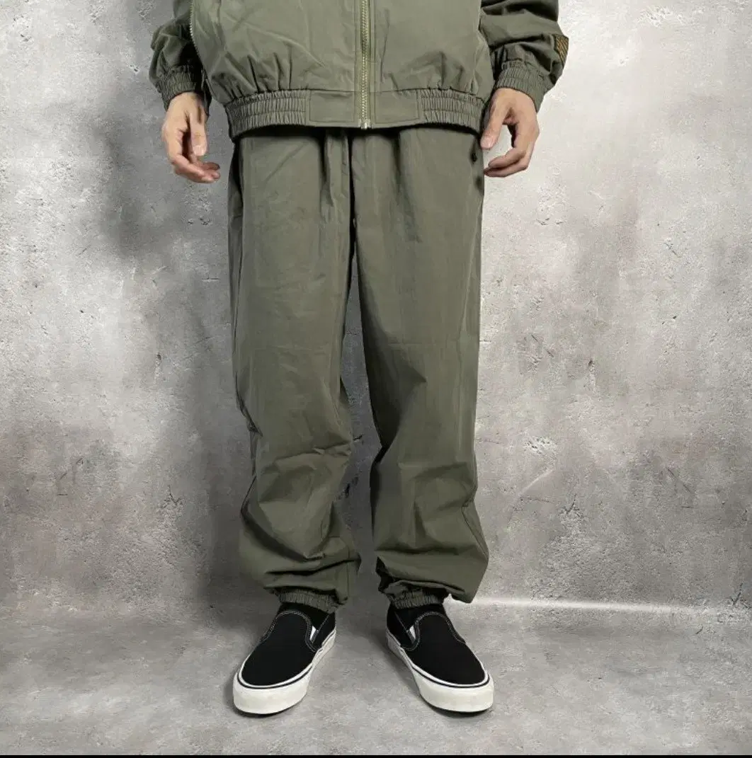 챌린져 CHALLENGER MILITARY WARM UP PANTS