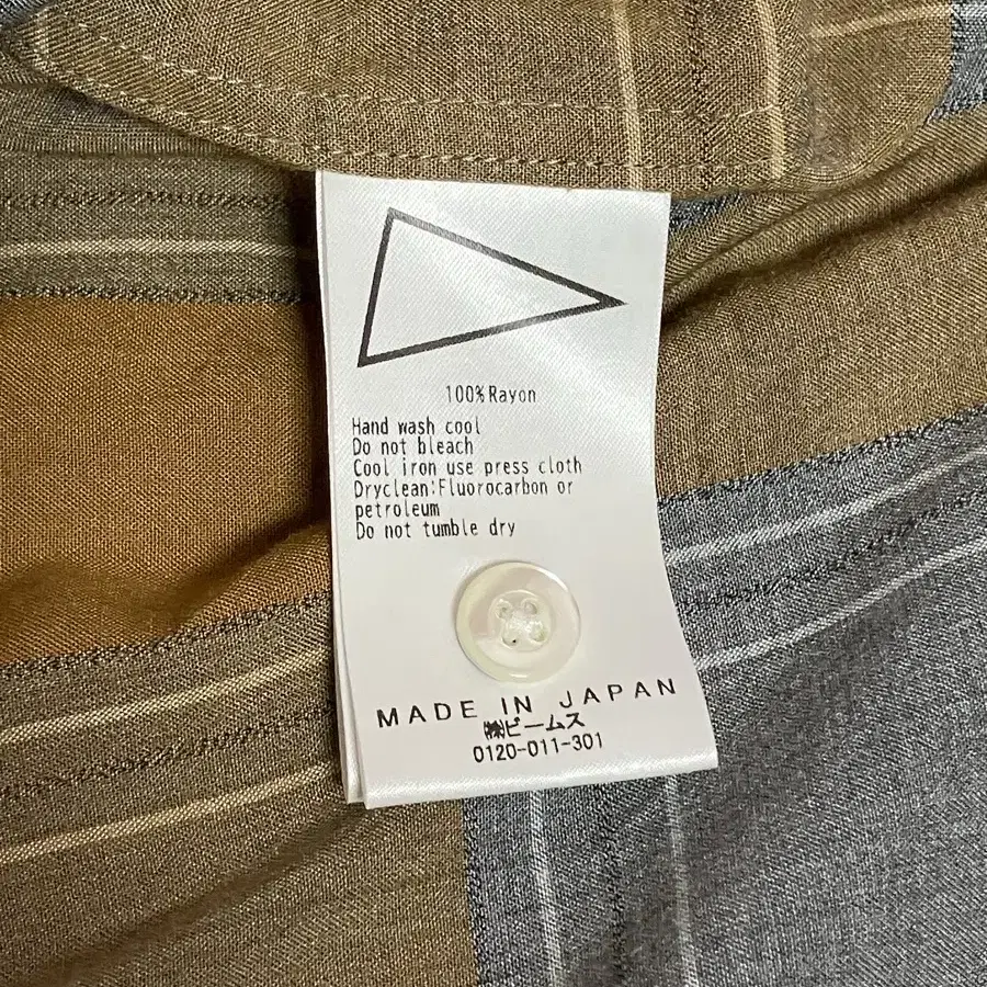 pilgrim rayon two pocket check shirt