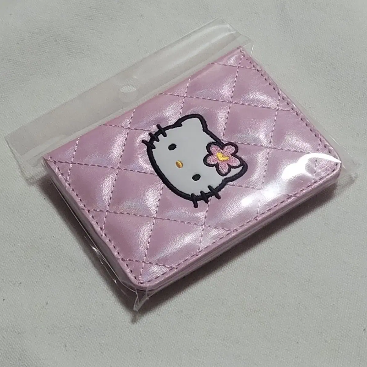 Sanrio Hello Kitty Quilted 2-Tier Ring Wallet