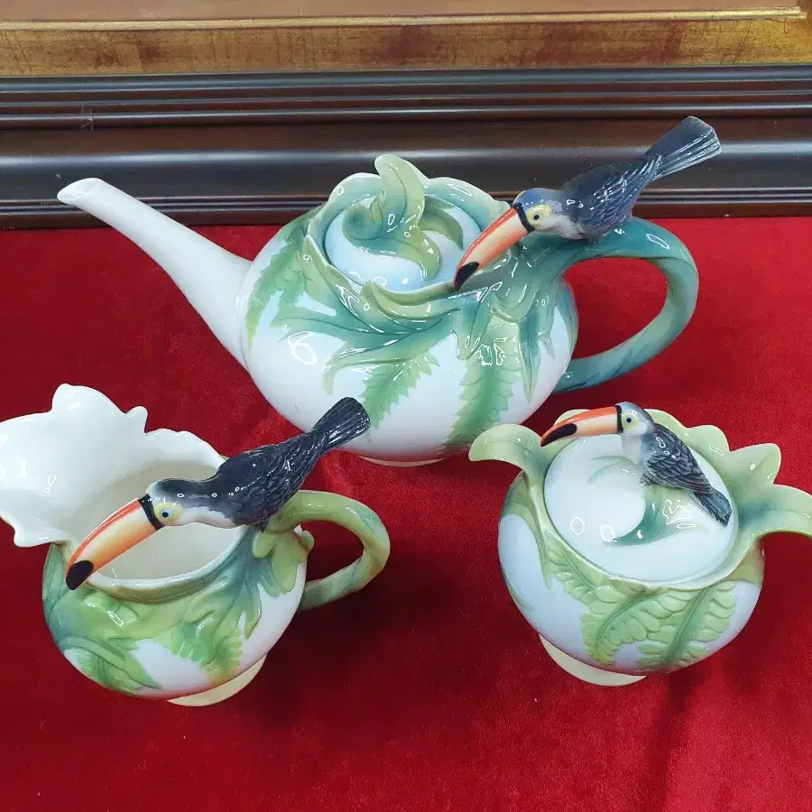 Franz  Toco Toucan Tea Pot Set