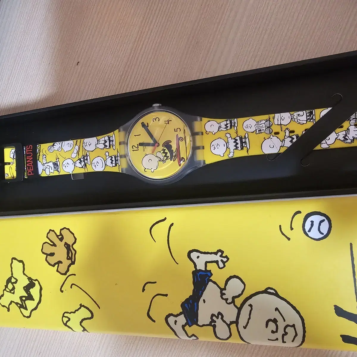 swatch x peanuts 스와치 스누피 리미티드 에디션 손목 시계