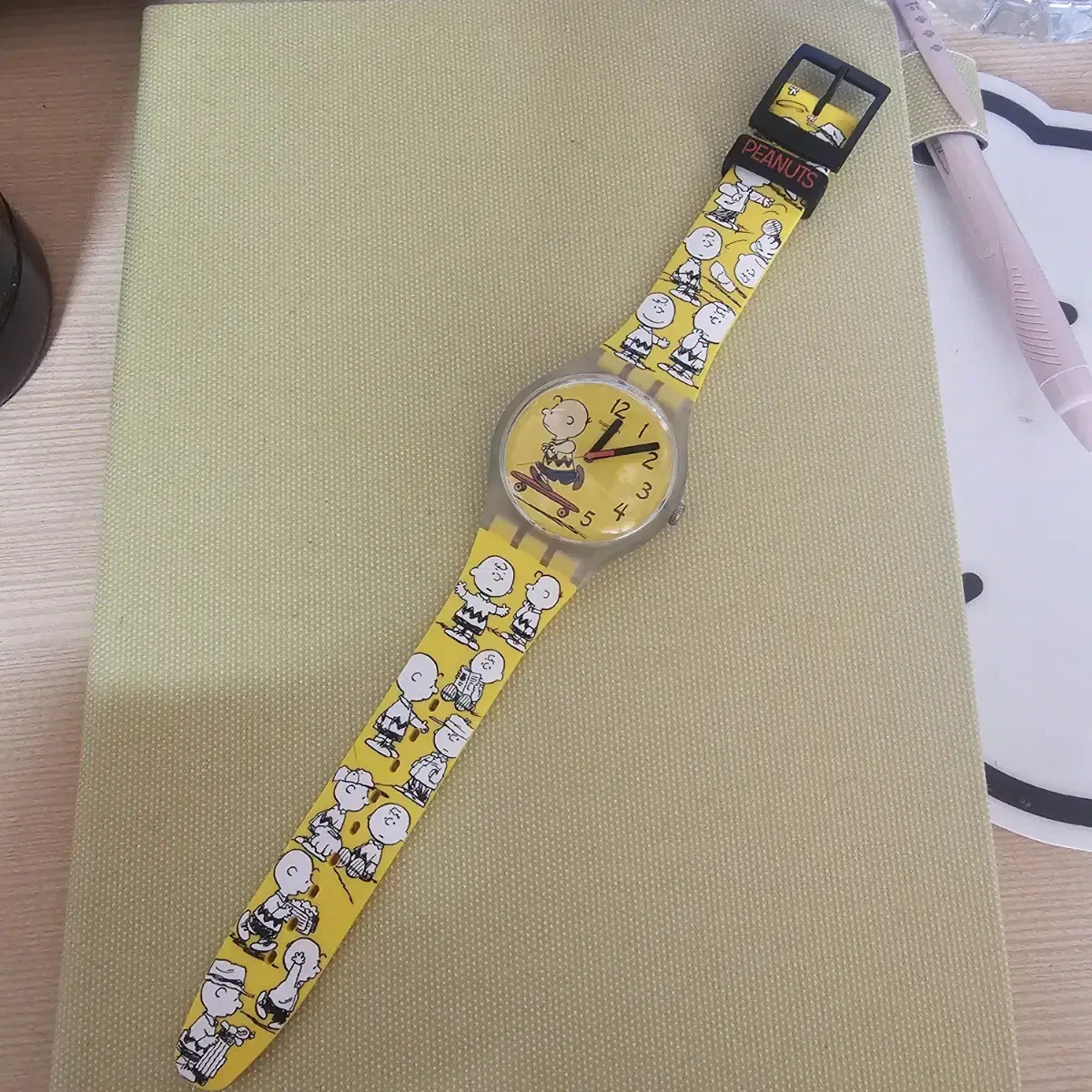 swatch x peanuts 스와치 스누피 리미티드 에디션 손목 시계