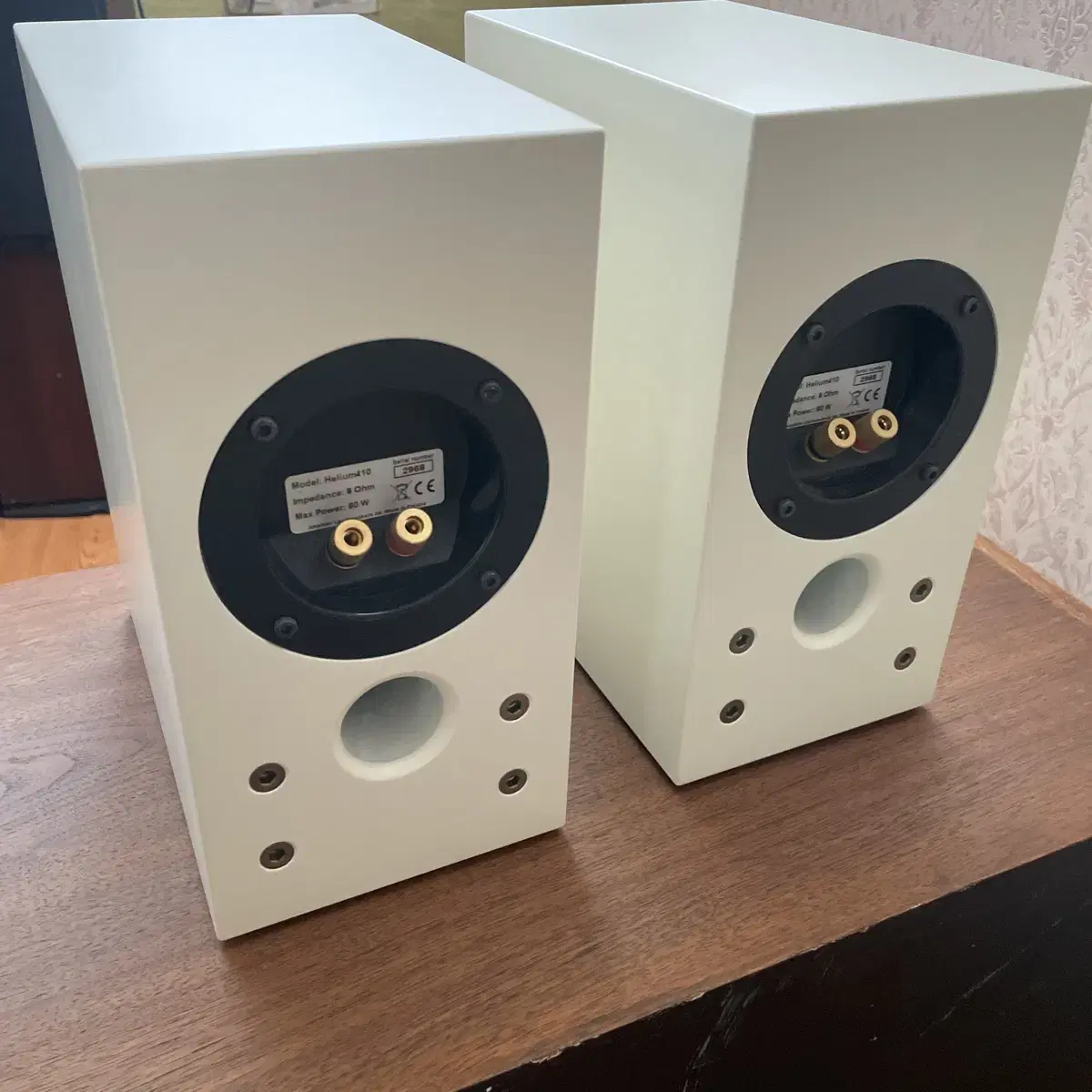 앰피온 헬륨410 북셀프  스피커 amphion helium 410