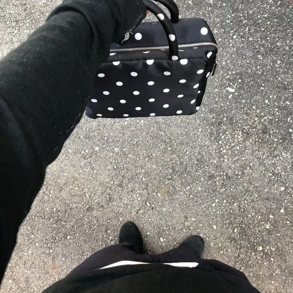 피치바스켓마켓 Polka Dot Bag black