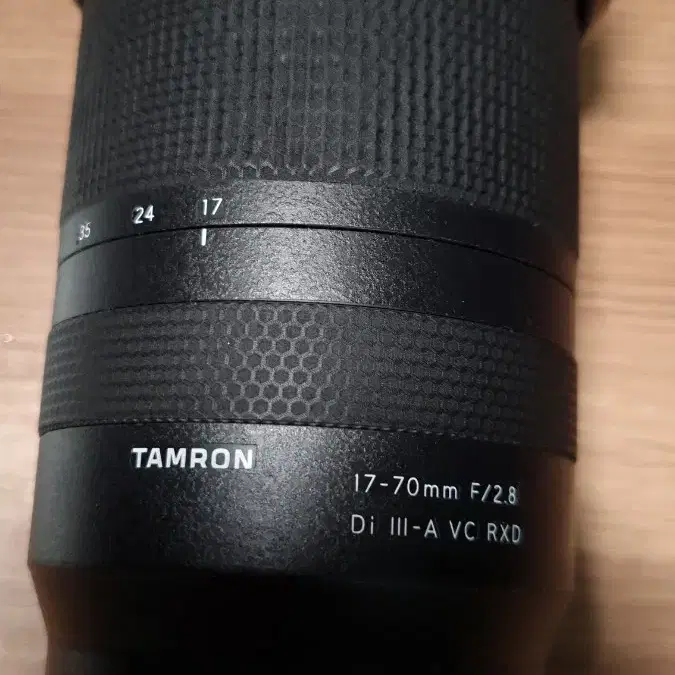 탐론 17-70mm F2.8 렌즈 팝니다. 후지마운트