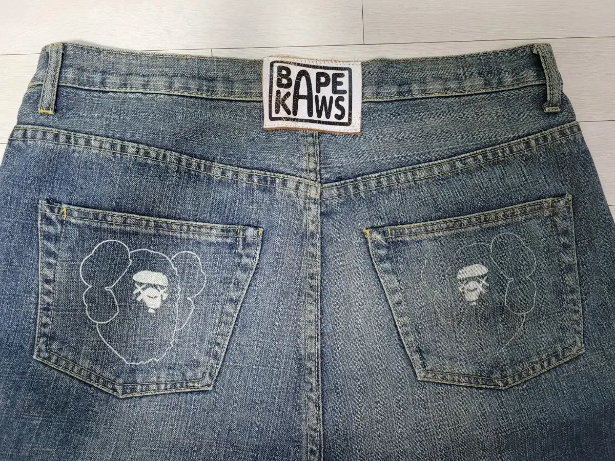 kaws x bape 베이프 빈티지 청바지 XL사이즈