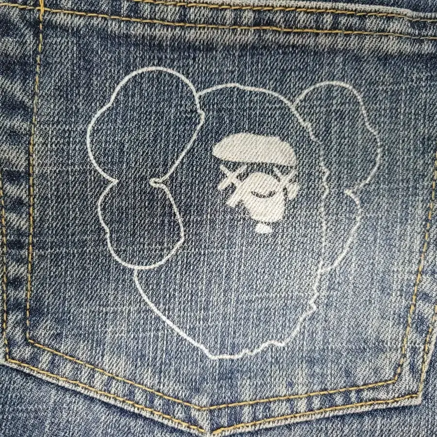 kaws x bape 베이프 빈티지 청바지 XL사이즈