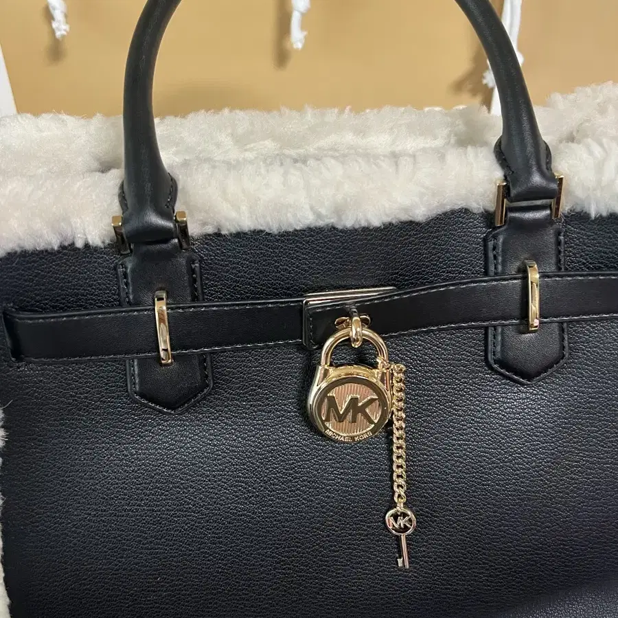 Michaelkors 해밀턴 미디움 퍼 스트리밍 레더 사첼