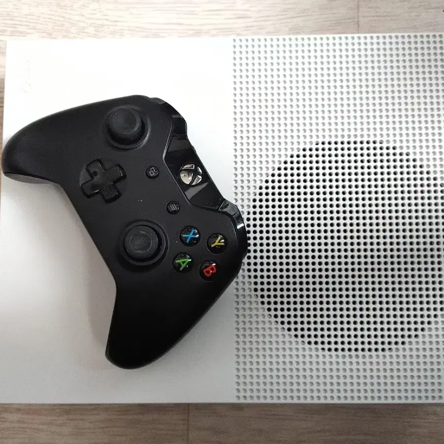 XBOX ONE S 1TB