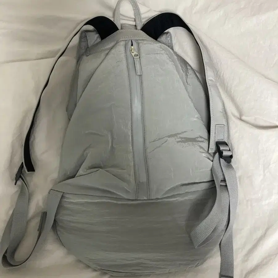 로우클래식 백팩 DRAWSTRING PADDED BACKPACK