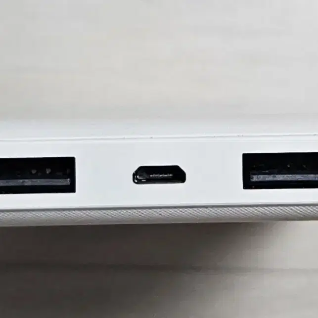 인켈 10000mAh 보조배터리 IK-KB1000AR팝니다.