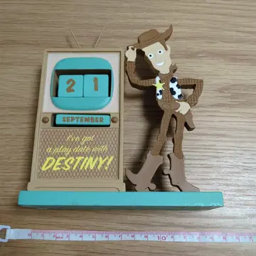 홀마크(Hallmark)의 만년 달력 토이스토리 우디입니다.