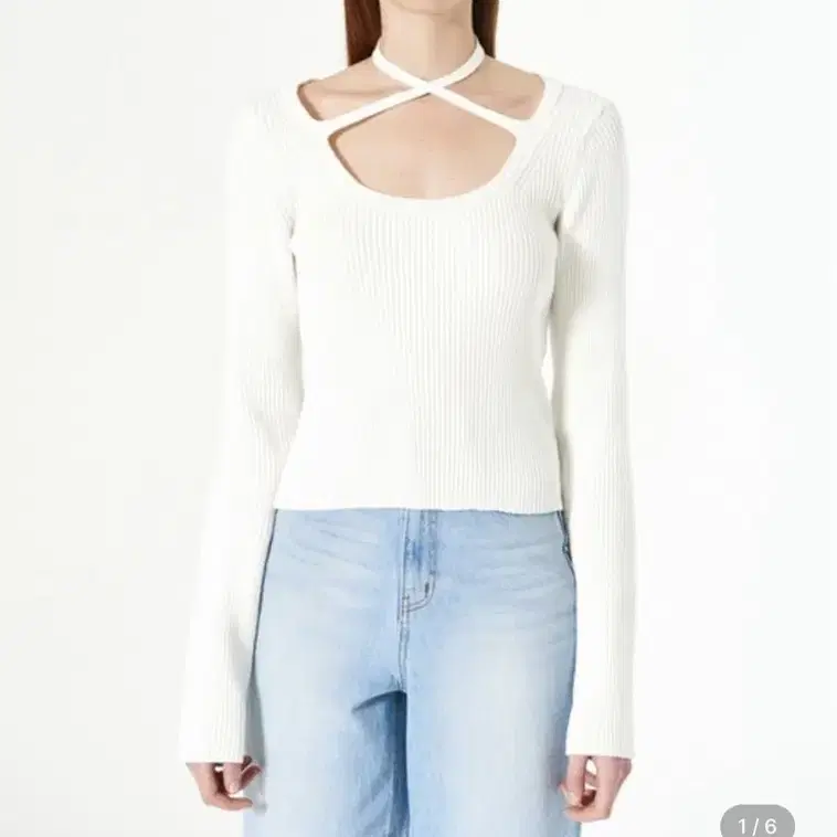 다이애그널 tied neckline knit top