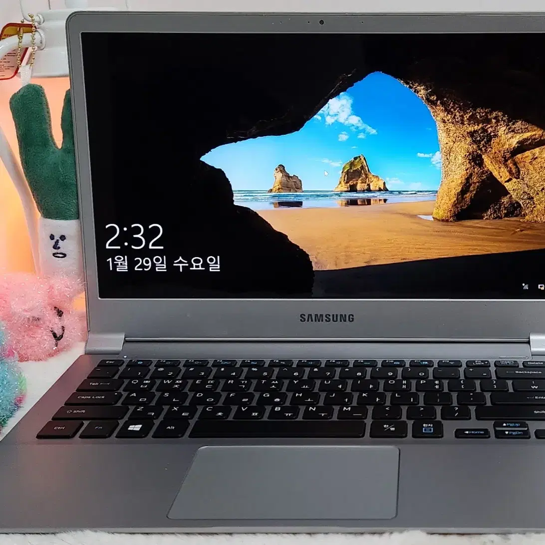 삼성노트북/ 13인치/ 8GB/ 256GB/ i7-7500u/ 가벼움