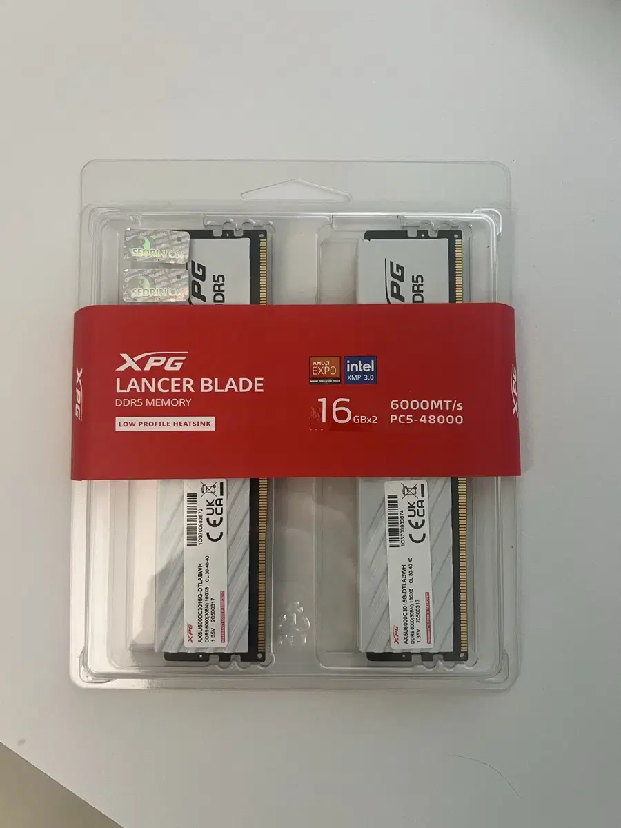 ADATA DDR5-6000 CL30 LANCER BLADE 화이트