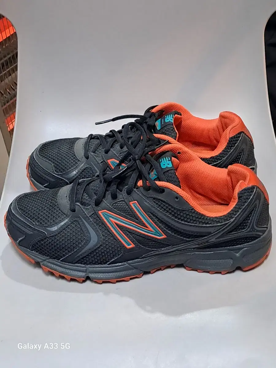 New Balance Sneakers Trekking Shoes Running Shoes MT490BK2 Size 285