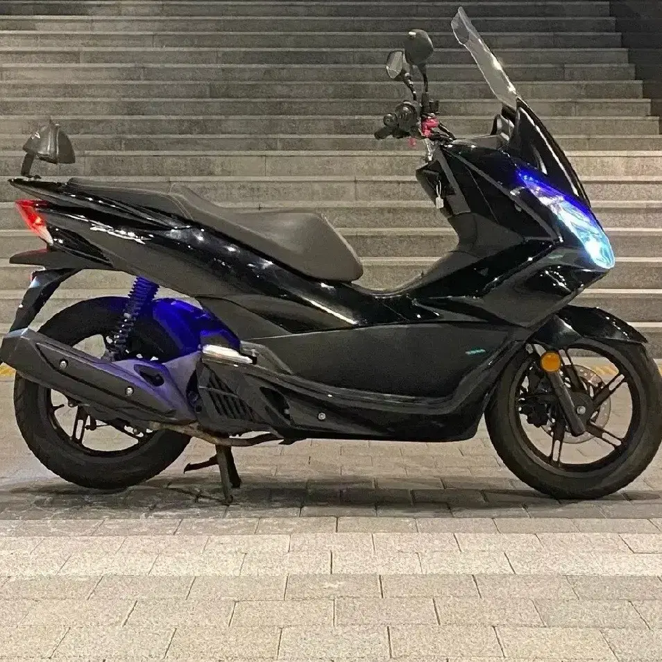 PCX125 15년식 / 2만6천 Km 기본 순정 깨끗한 차량