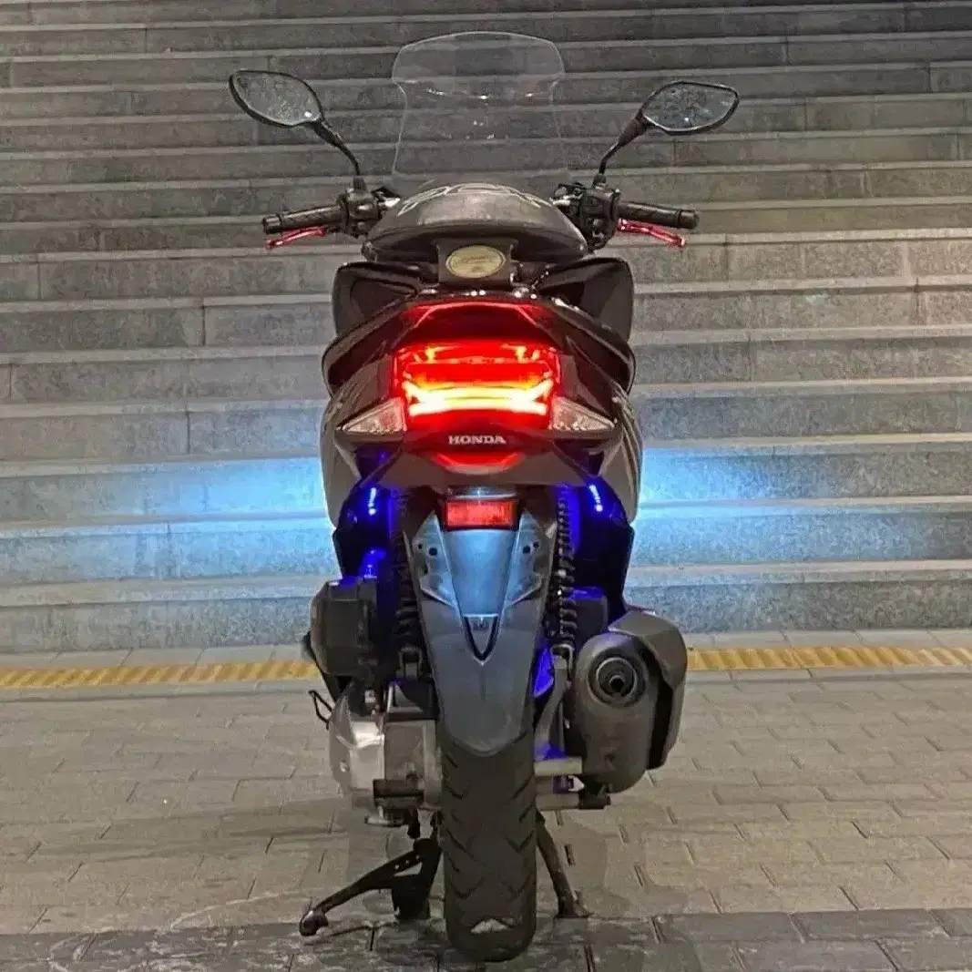 PCX125 15년식 / 2만6천 Km 기본 순정 깨끗한 차량