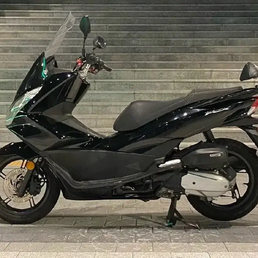 PCX125 15년식 / 2만6천 Km 기본 순정 깨끗한 차량