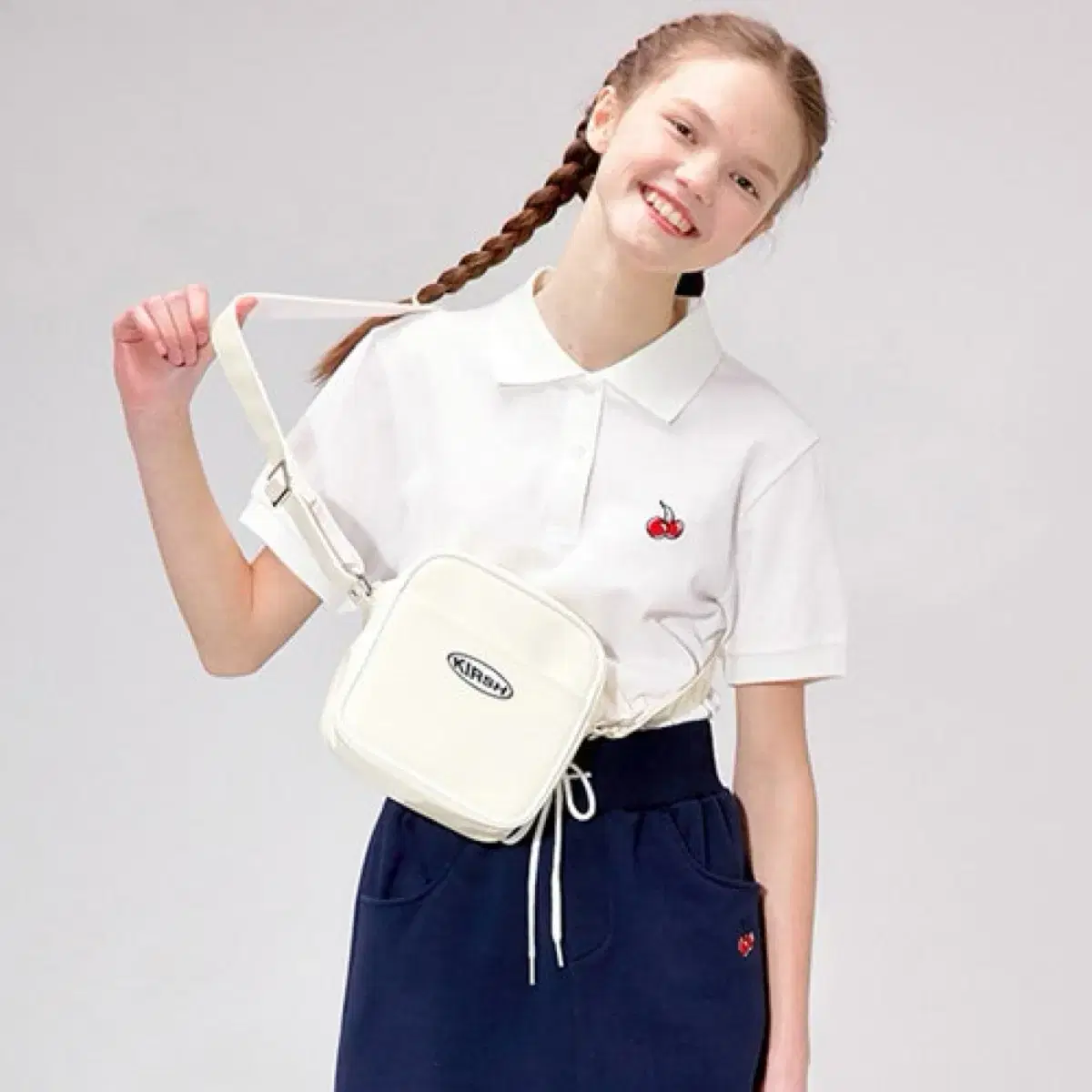 키르시 AIRLINE BAG MINI 가방 팝니다.