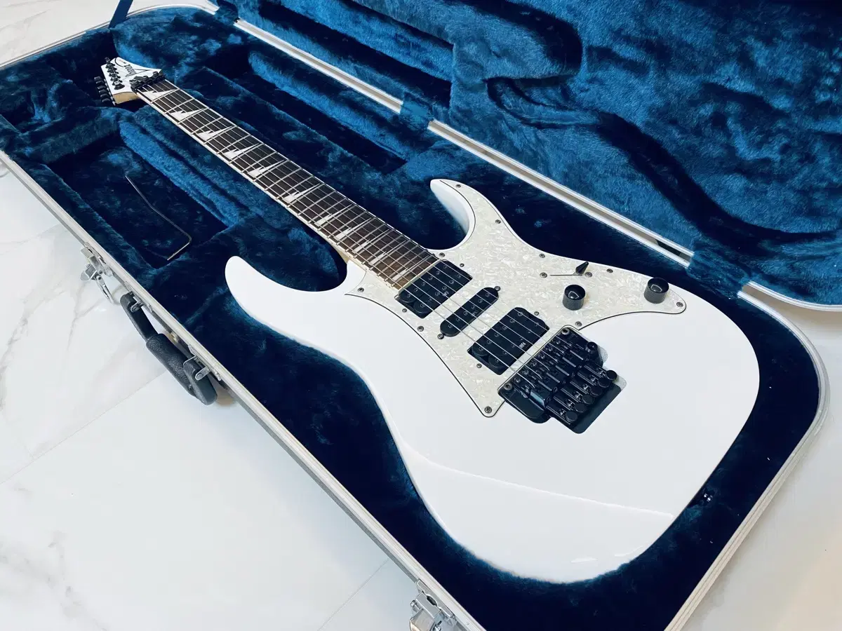 아이바네즈 ibanez RG350DXZ 화이트 슈퍼스트랫 일렉기타