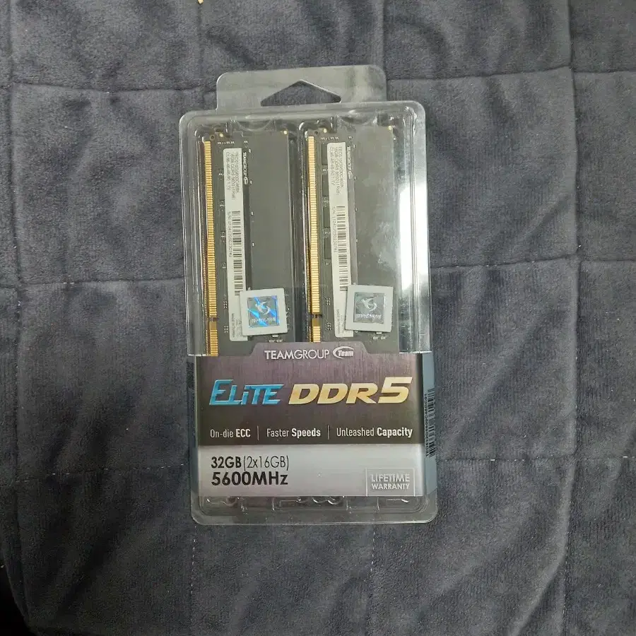 미개봉 데스크탑 램 DDR5 팝니다.