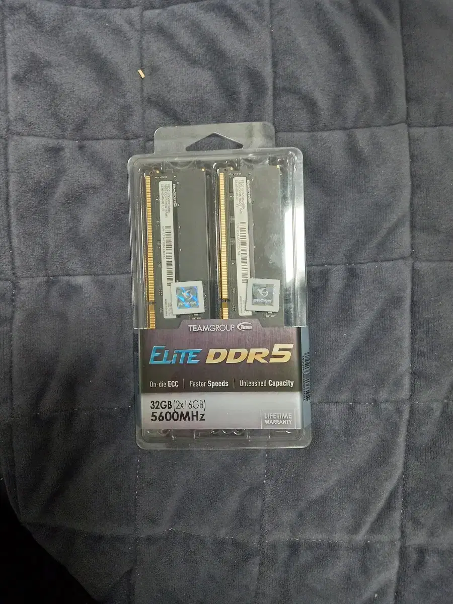 미개봉 데스크탑 램 DDR5 팝니다.