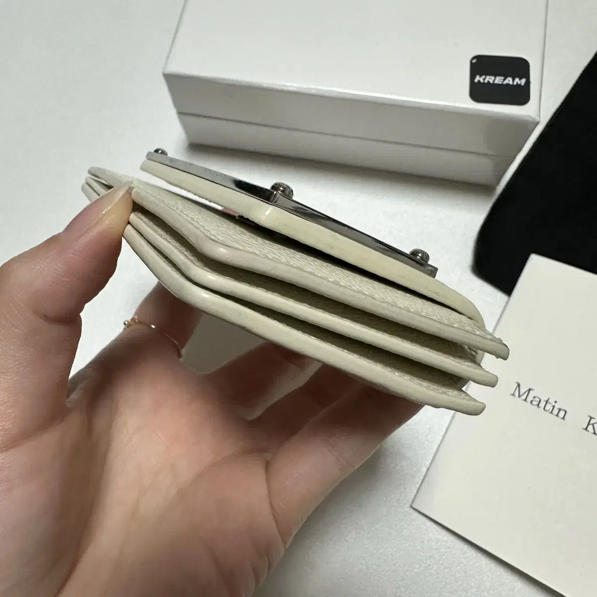 마땡킴 지갑 화이트 matin kim accordion wallet